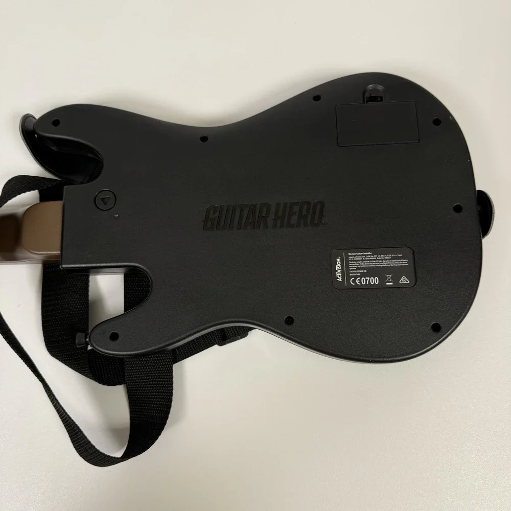 Guitar Hero Live Guitar for XBOX 360/PS4 Black Activison No Dongle Model 0000654